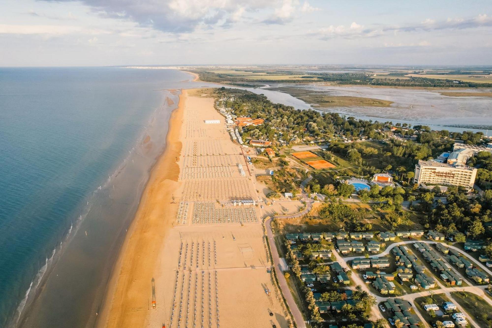Cozy Villa 250 Metres From The Beach - Beahost - Bibione Extérieur photo